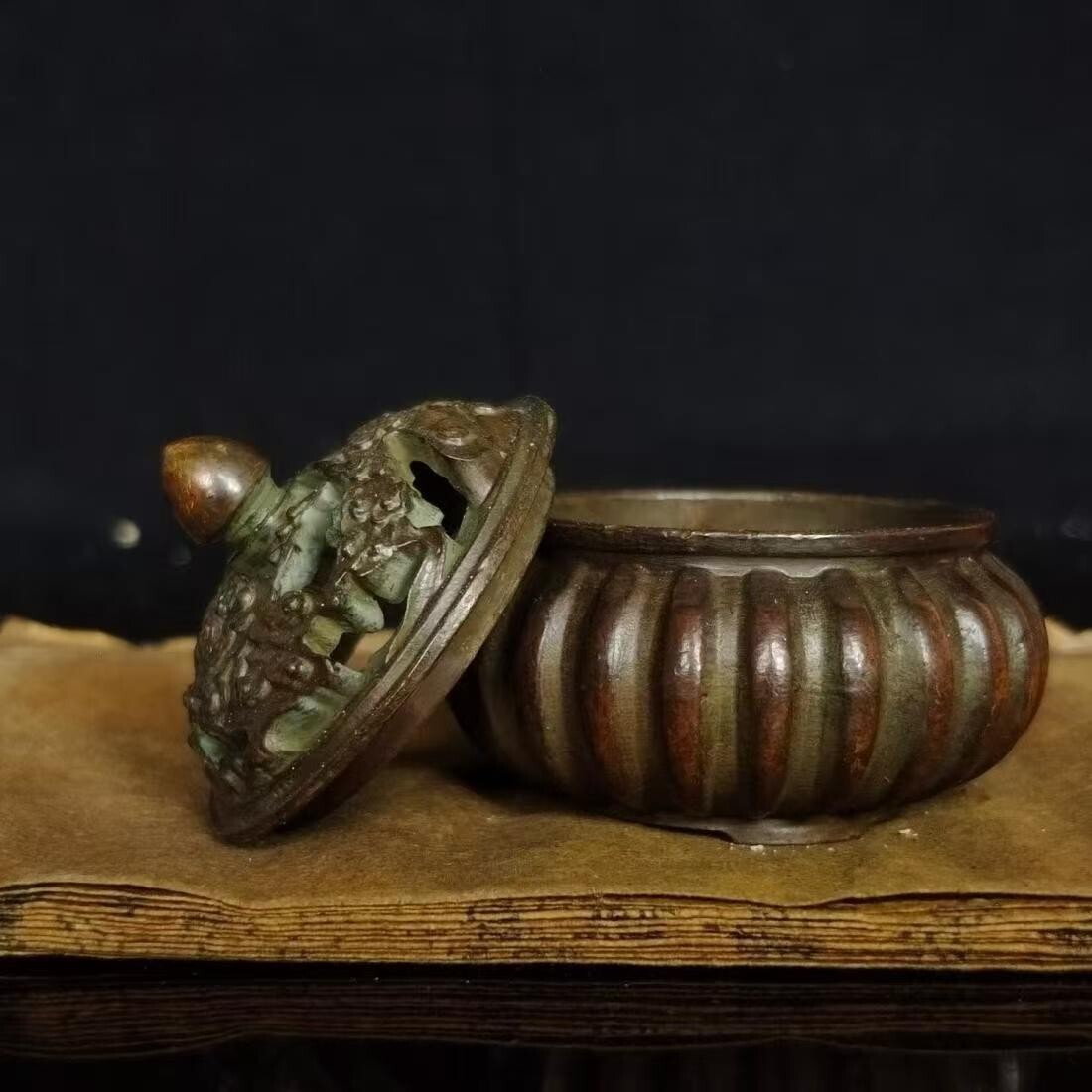 Vintage copper creative cloud patterned pumpkin incense burner ornament