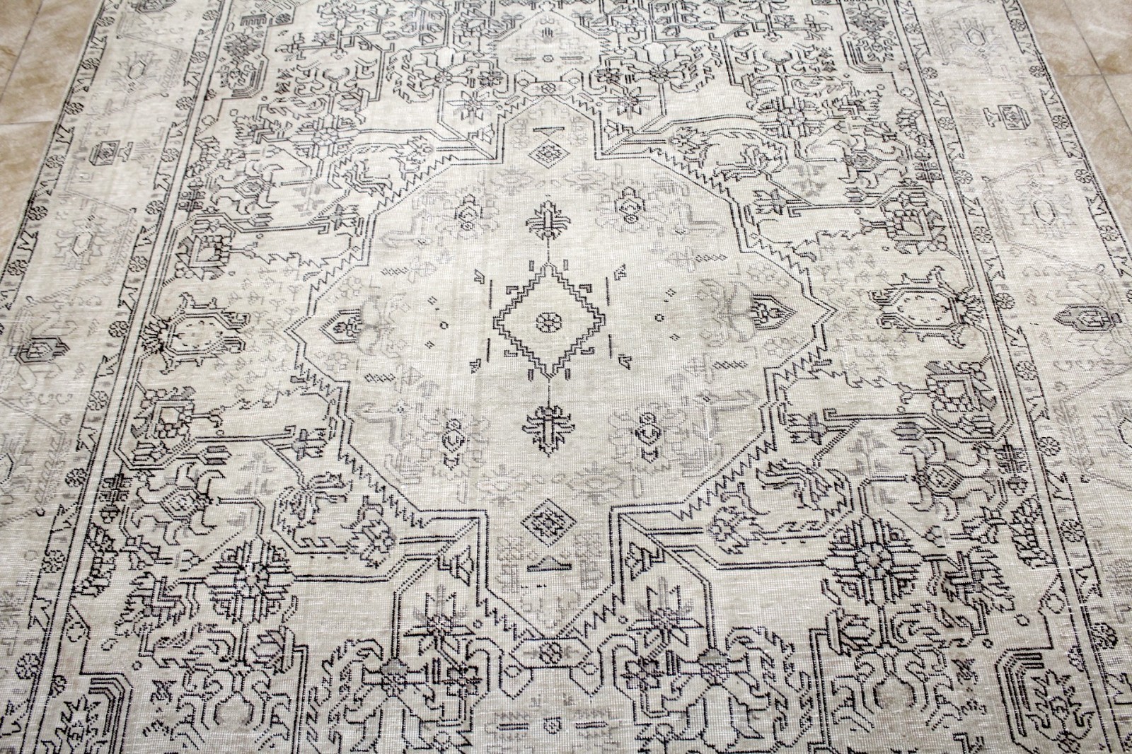 9X7 MUSEUM MASTERPIECE ANTIQUE HAND KNOTED VEGETABLE DYE HERIZZ TABRIZZ RUG