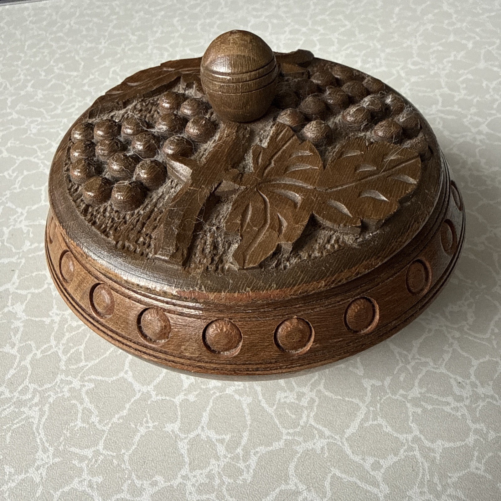 Vintage Wooden Carved Round Lidded Trinket Box. Approx 5” Diameter & 3” High VGC