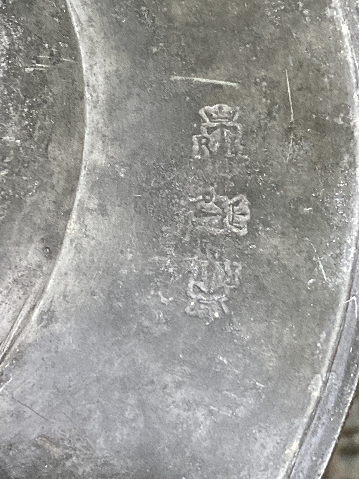 Large Winged Pewter Plate Called ‘À La Cardinal’ & Heraldry & Coat Of Arms