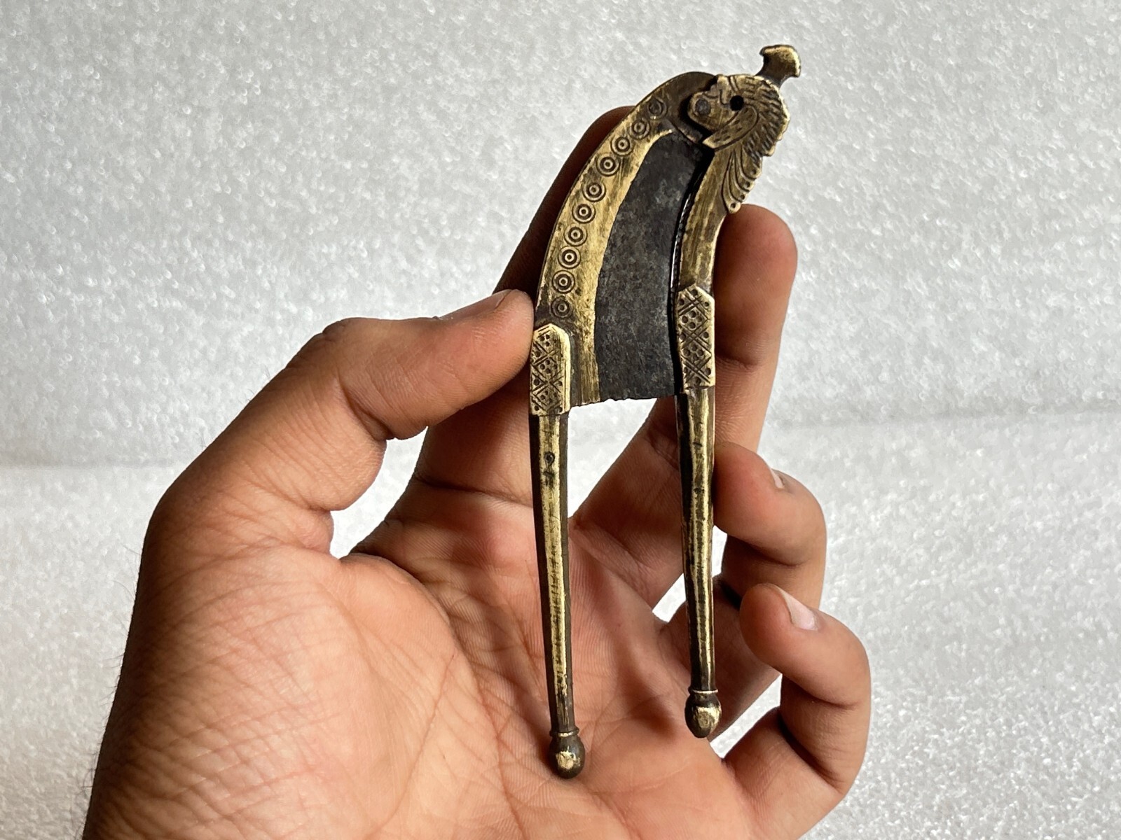 ANTIQUE INDIAN OLD BRASS HANDCRAFTED BETEL NUT CUTTER ARECA NUT CUTTER, #NC.14