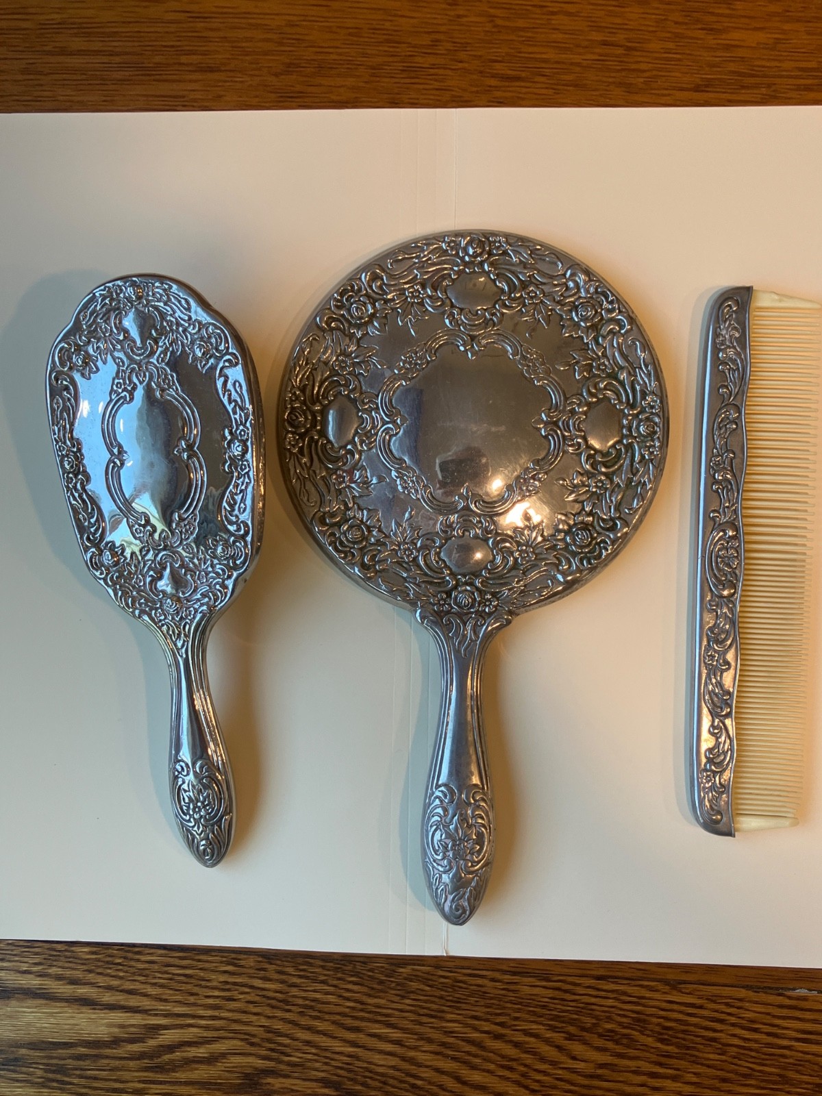 VINTAGE ORNATE SILVERPLATE VANITY SET MIRROR BRUSH COMB FLORAL 2.5lbs