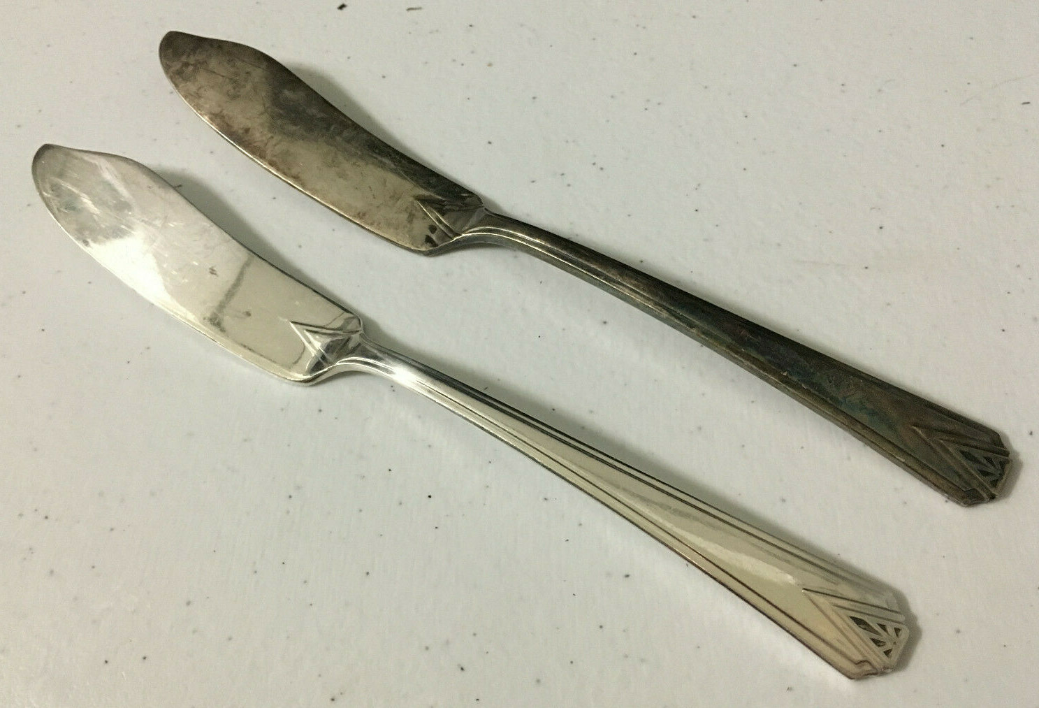 2 Master Butter Knives Deauville Oneida Community Silverplate 1929 Art Deco V