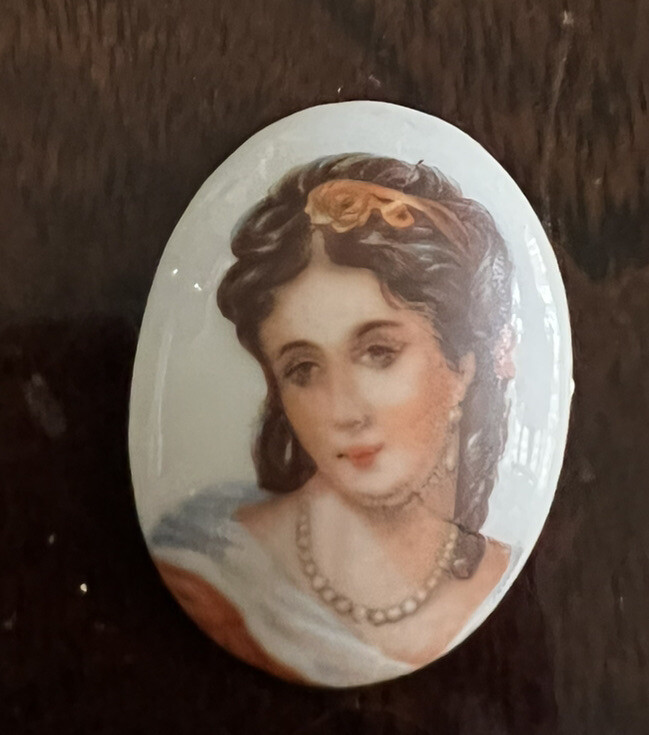 Unmounted Victorian Lady Medallion Limoges France Porcelain