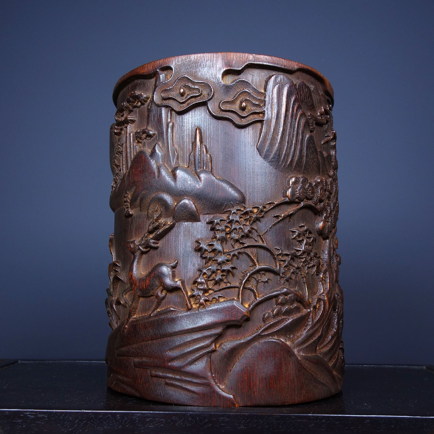 Old Tibetan bamboo carving finely carved pen holder [rising all the way]