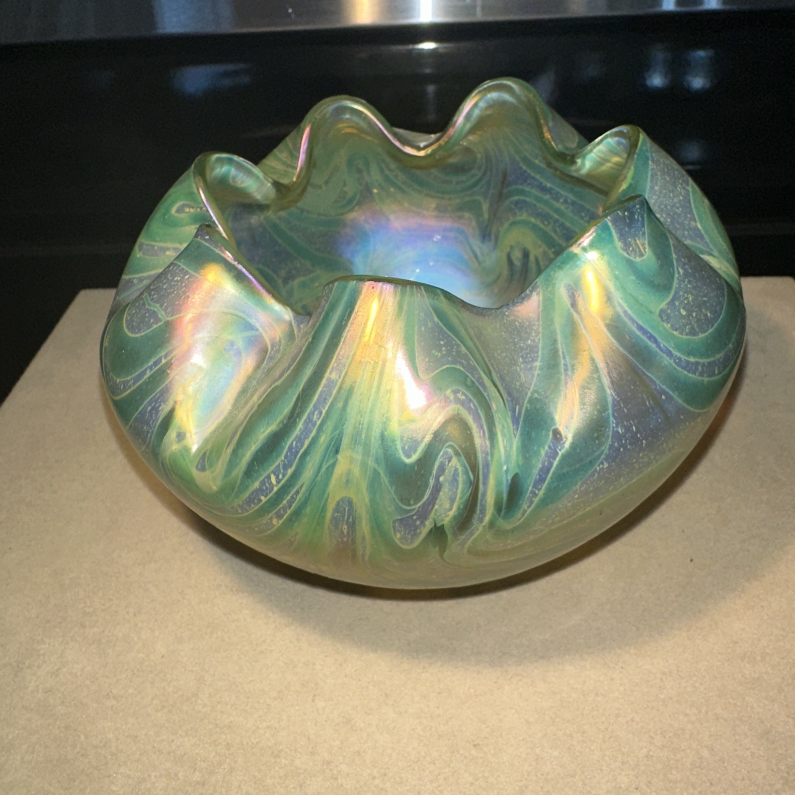Antique Loetz Iridescent Green Ruffled Art Glass Bowl Art Nouveau c1900~ 5.51”W