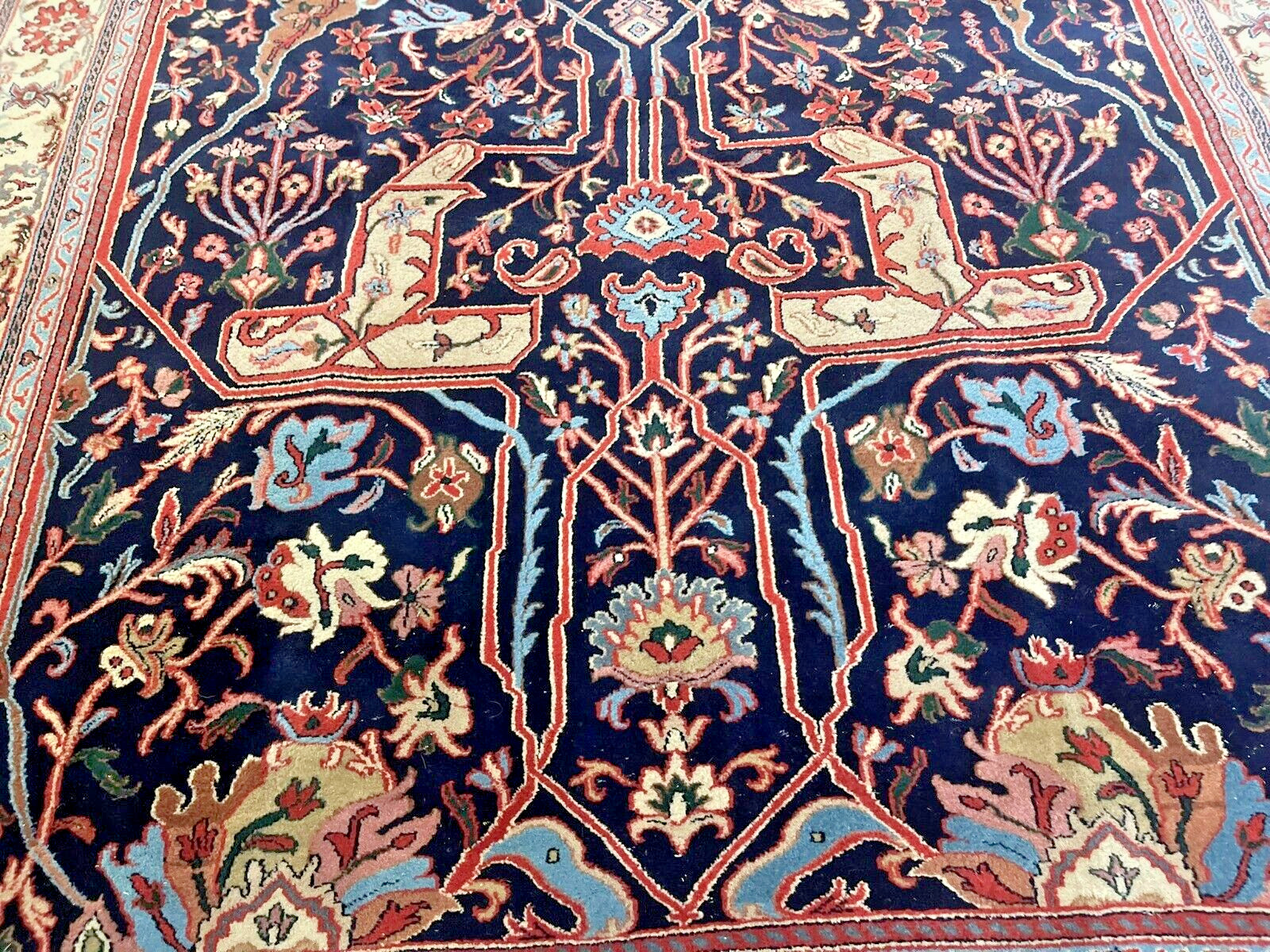 VINTAGE ORIENTAL RUG UNUSUAL DESIGN HANDKNOTTED WOOL 9′ 7″ X 8′
