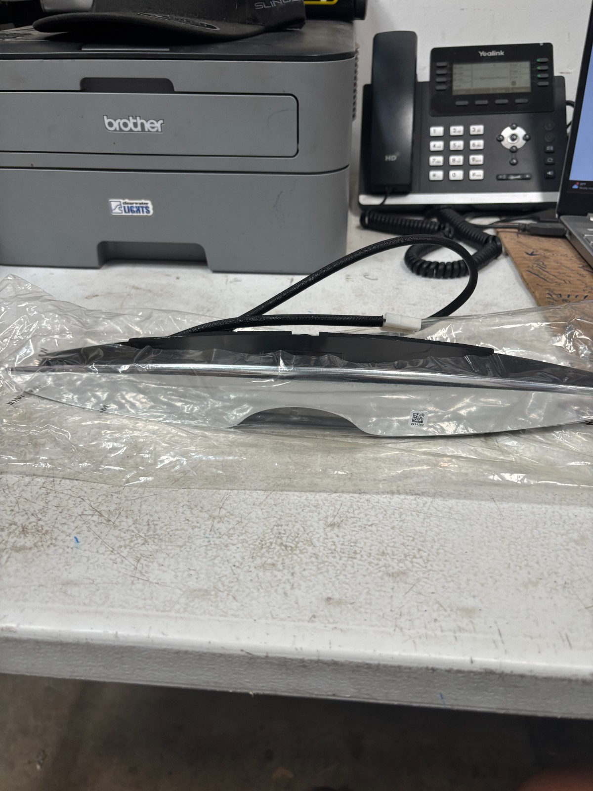 2414280-TRUNK TAIL LIGHT ASSEMBLY