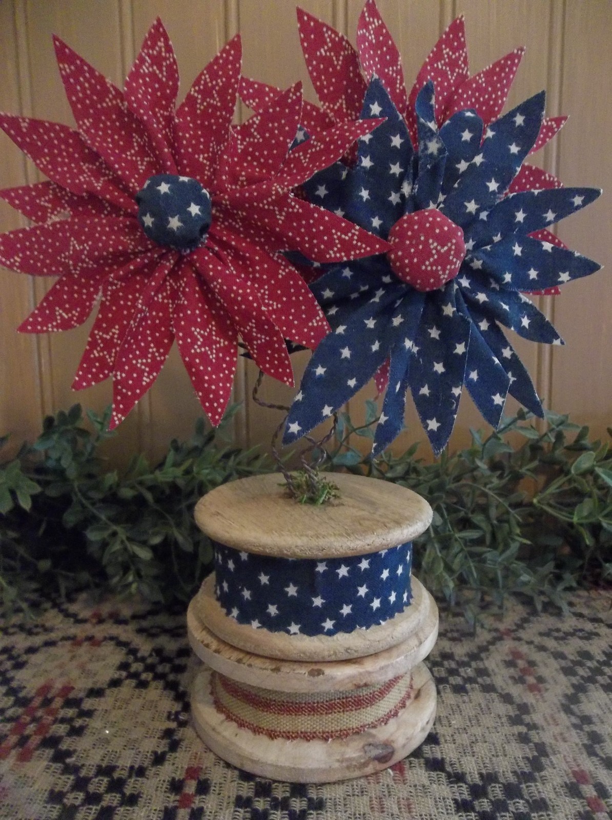 Sweet Handmade Americana Daisies in Stacked Wood Spools