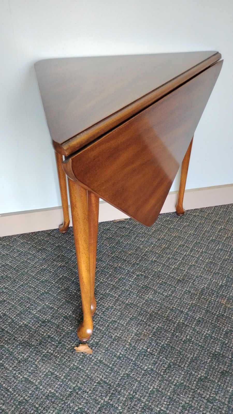 1971 Thomasville Triangular Gateleg Drop Leaf Occassional Side End Table Unique