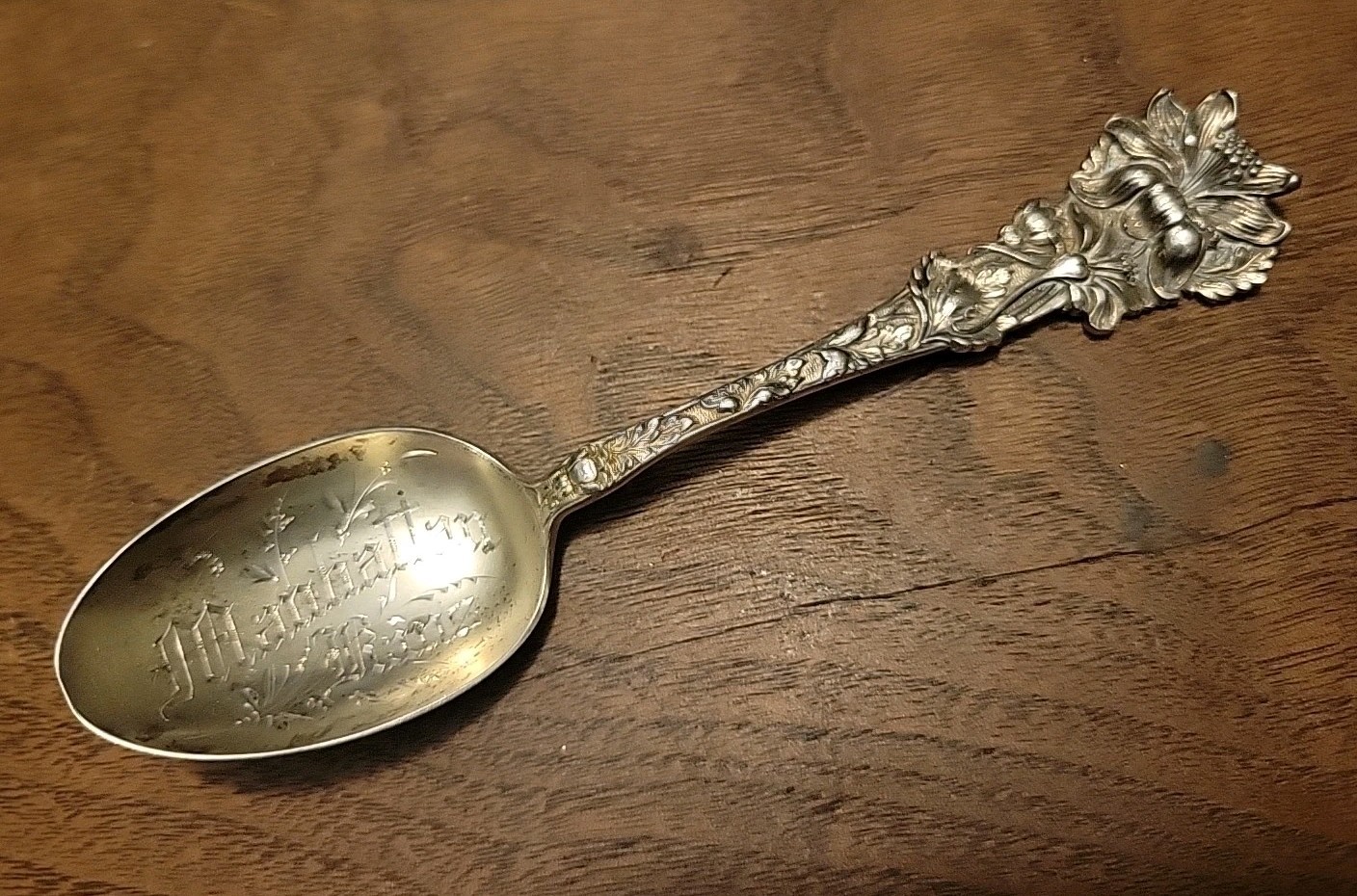 1900 BAKER-MANCHESTER Sterling Silver BMS43 Floral Souvenir Spoon MANHATTAN KANS