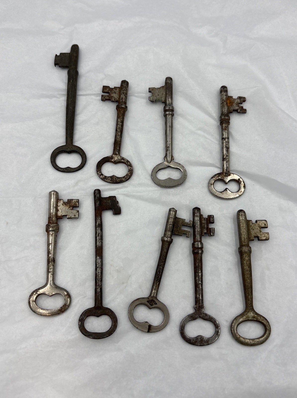 Lot Of 9 Antique Iron Jail Cellar Door Skeleton Keys Long Rusty 3.5” -2.5”
