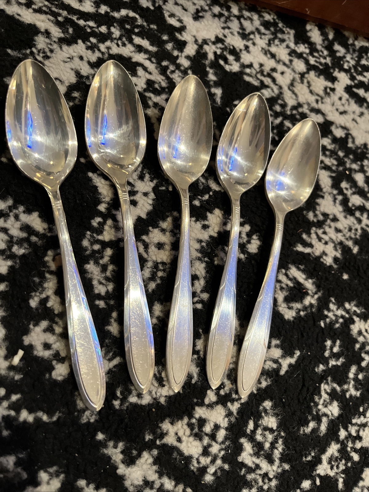 5 Vintage Oneida Nobility Plate Reverie 1937 Silverplate 6-1/8″ Teaspoons 4 Sets