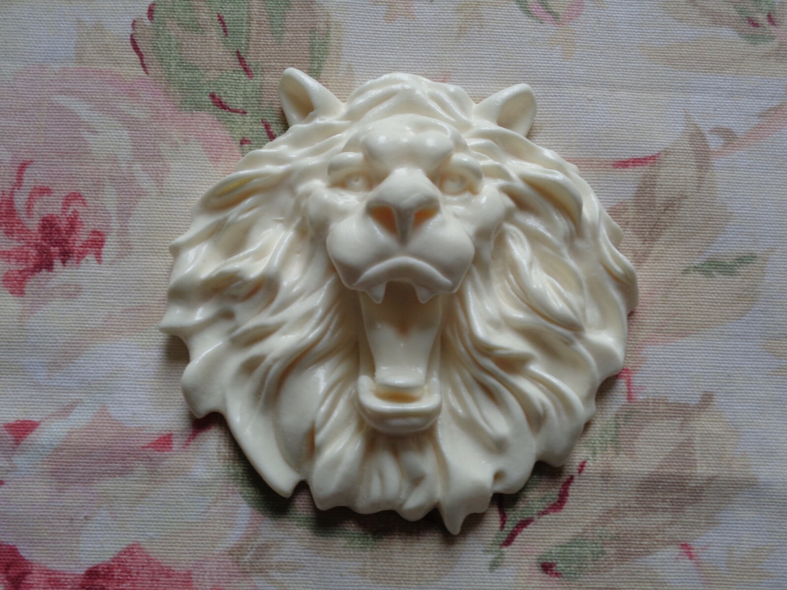 New! Exquisite! Antique Lion Head Furniture Applique Pediment