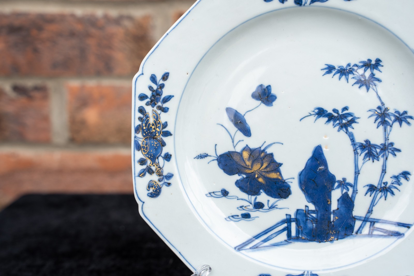 Chinese 18th Century Underglazed Blue Gilted Plate 22cm Diameter