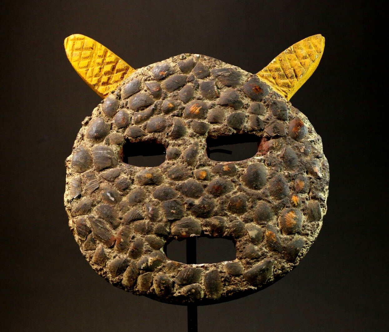 Authentic African Goli Tribe Mask – Handcrafted Wooden Wall Hanging Decor-G1441