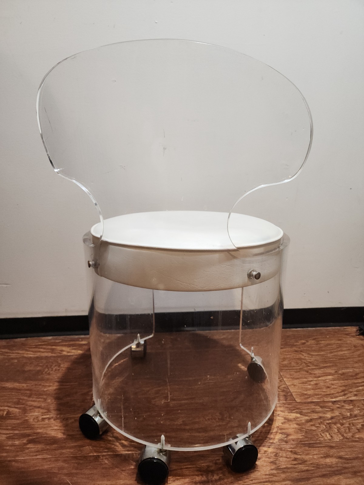 Hill by Creation, MCM ’70s Lucite Vanity Chair on Wheels, Dallas TX, NICE!