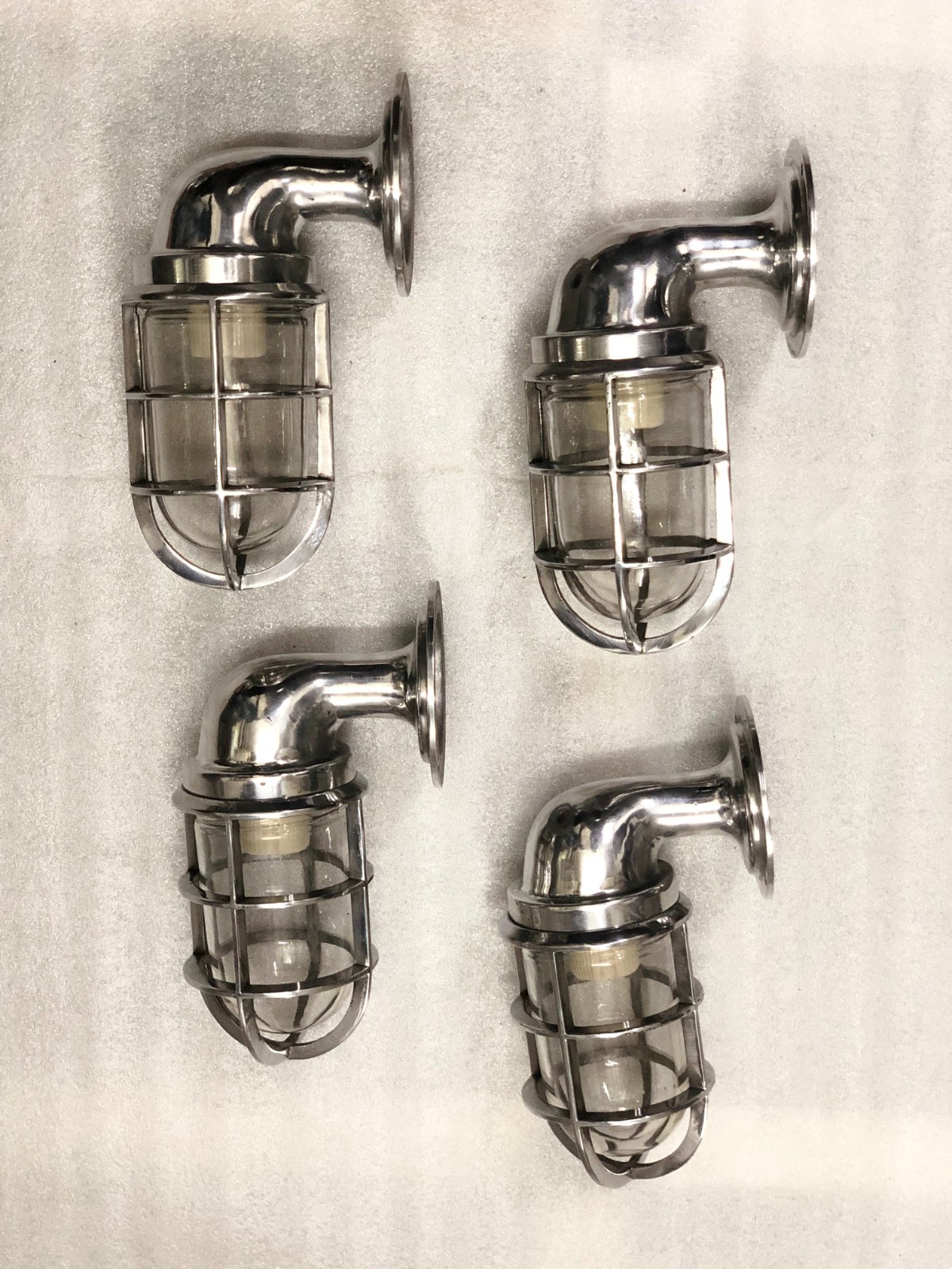 Elegant Interior Wall Light – Stylish Aluminum Sconce for Modern Homes