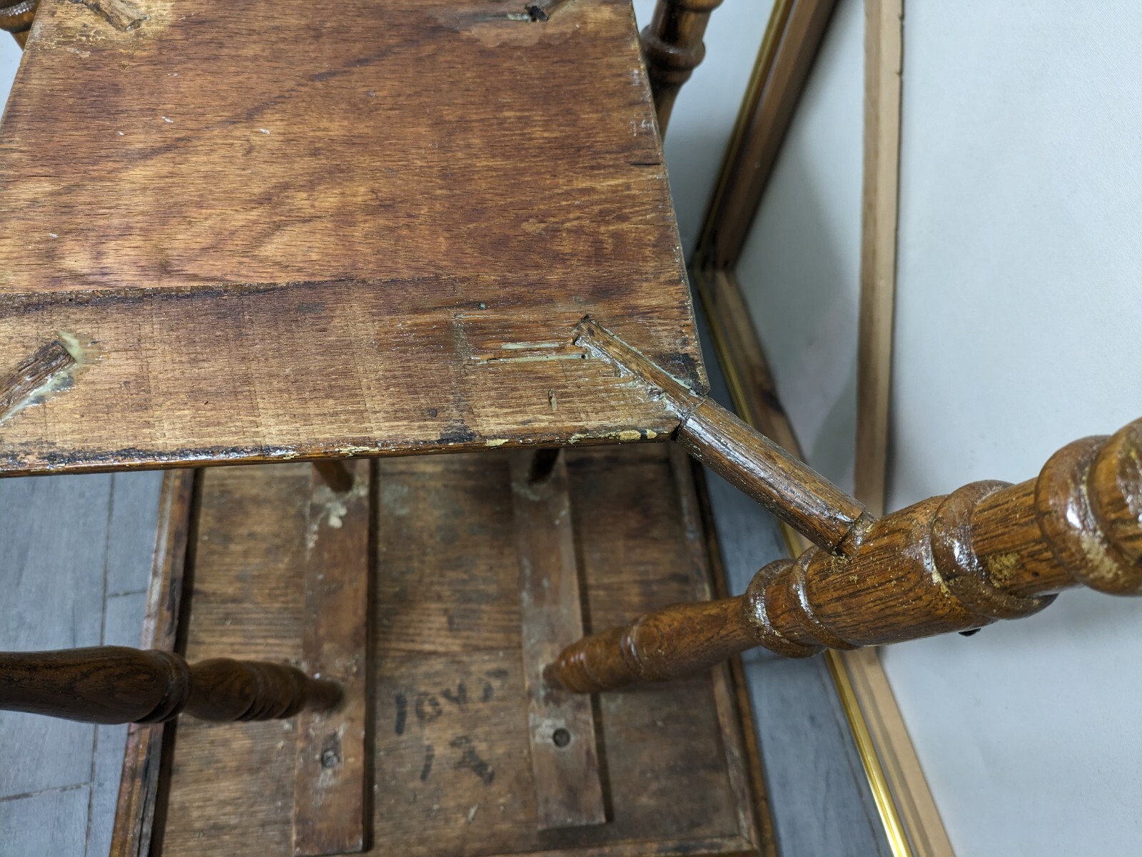 Antique Rustic Victorian Square Oak Wood Parlor Table Turned Legs C94