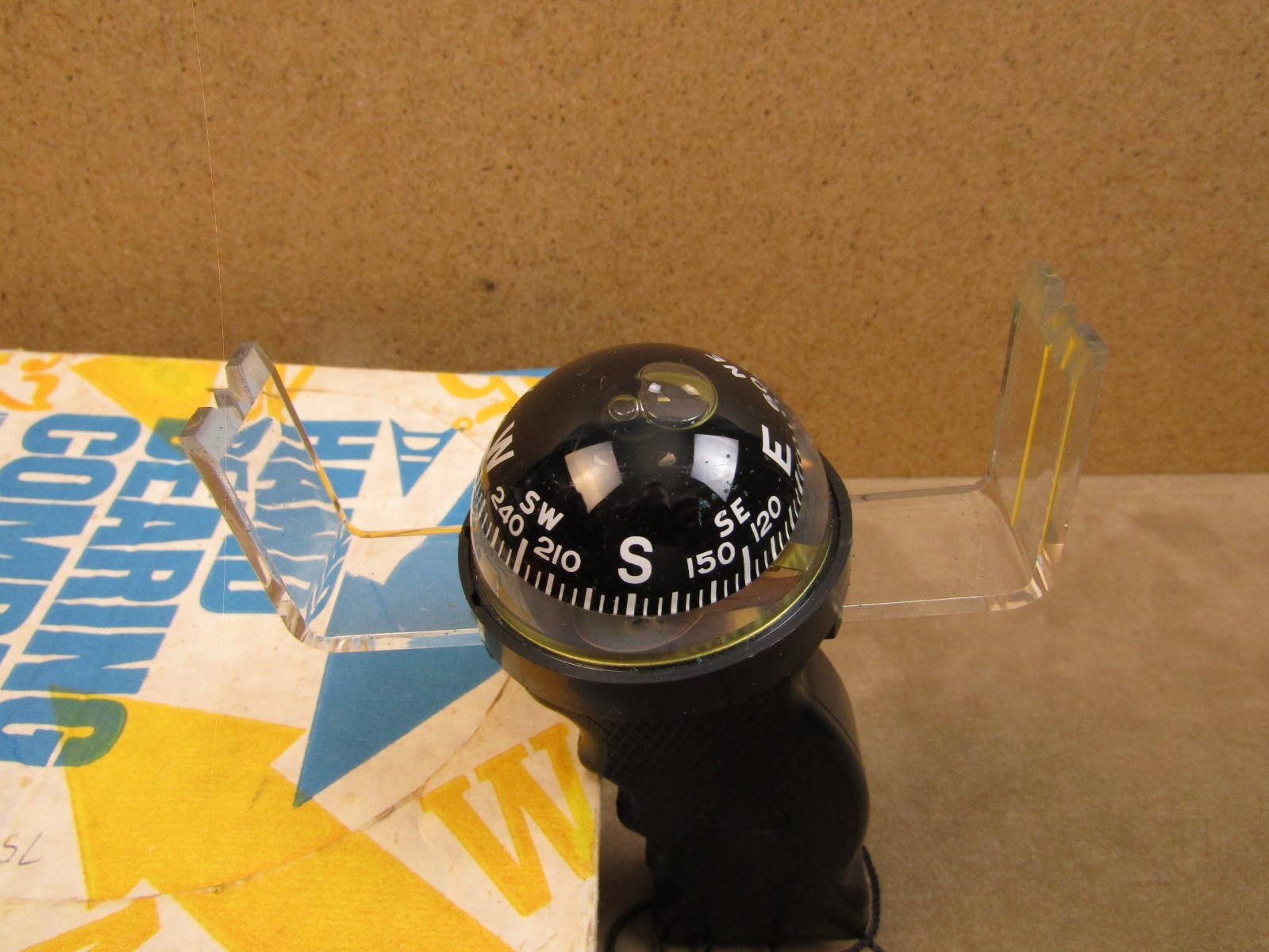 NICE! VINTAGE DAVIS INSTRUMENTS USA #211 ACCURATE FLOATS HAND BEARING COMPASS