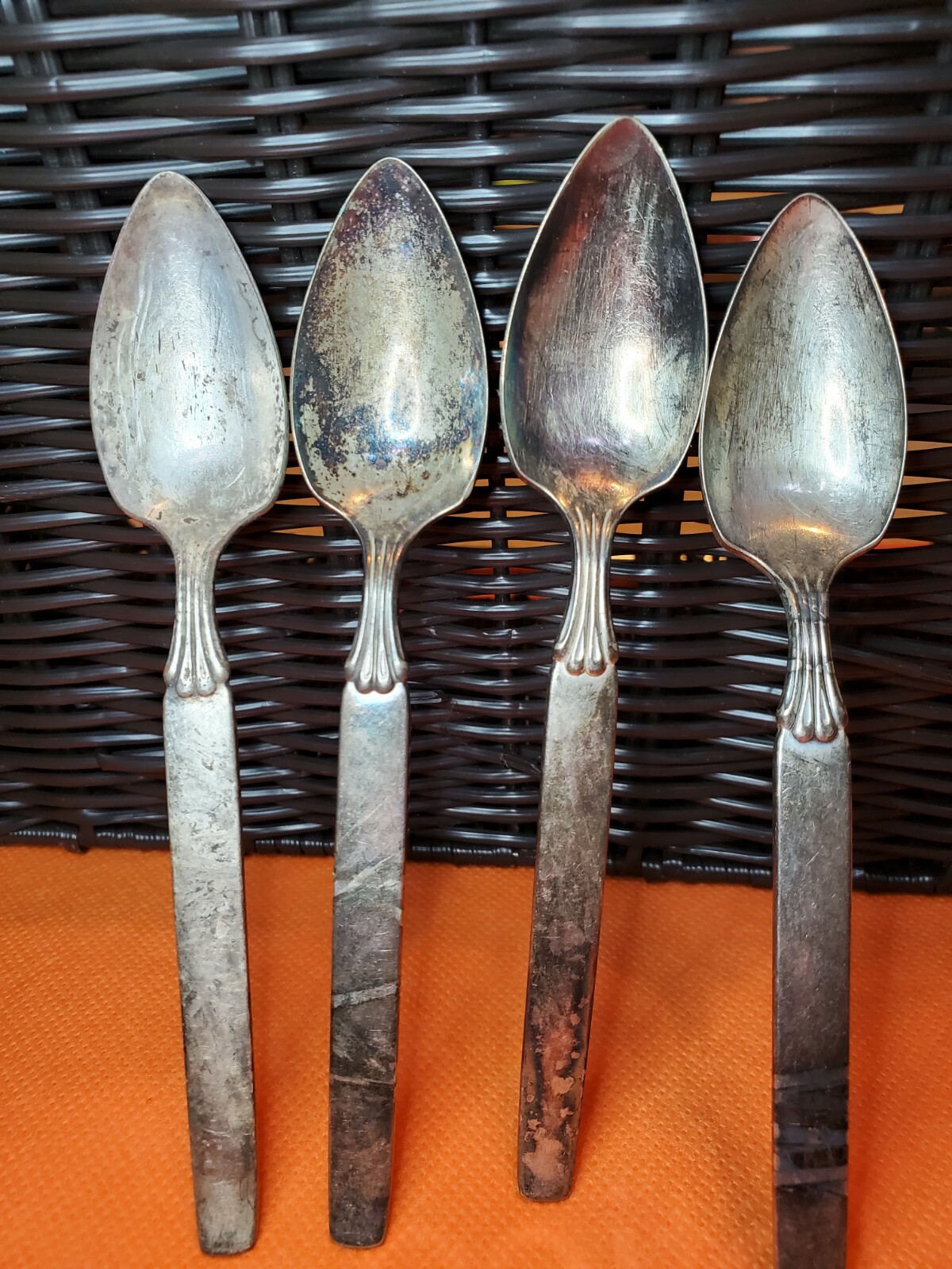 Antique Twilight Community Set Teaspoons (4) Silver Plated Flatwear Pointed Tip