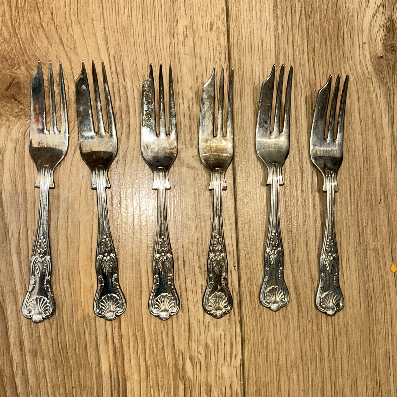 6 X EPNS Fancy Dessert Forks approx 14cm in length