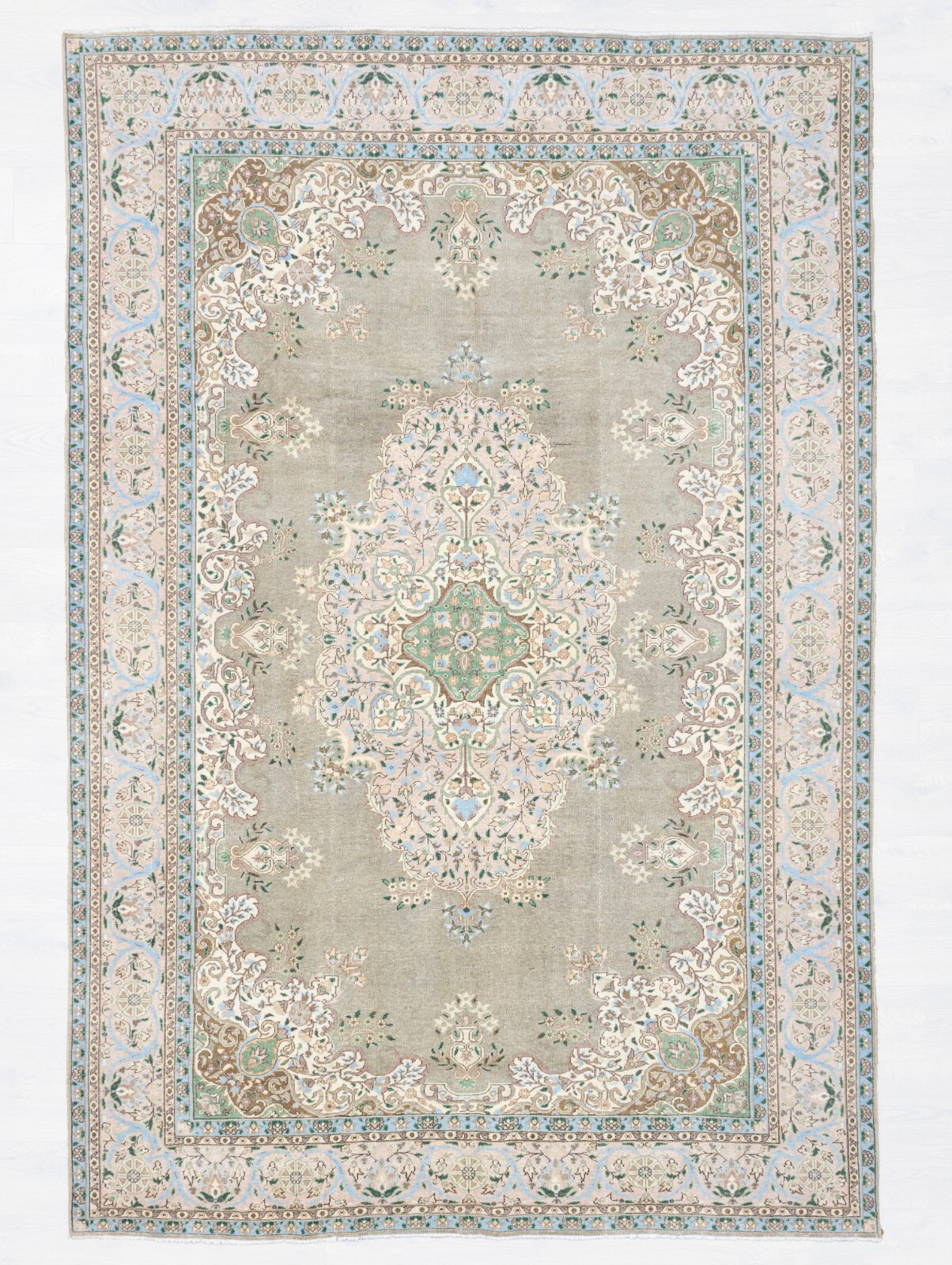 Large Oriental Wool Rug 6.8×10.1 ft – Soft Aqua & Pistachio – Quiet Luxury Decor