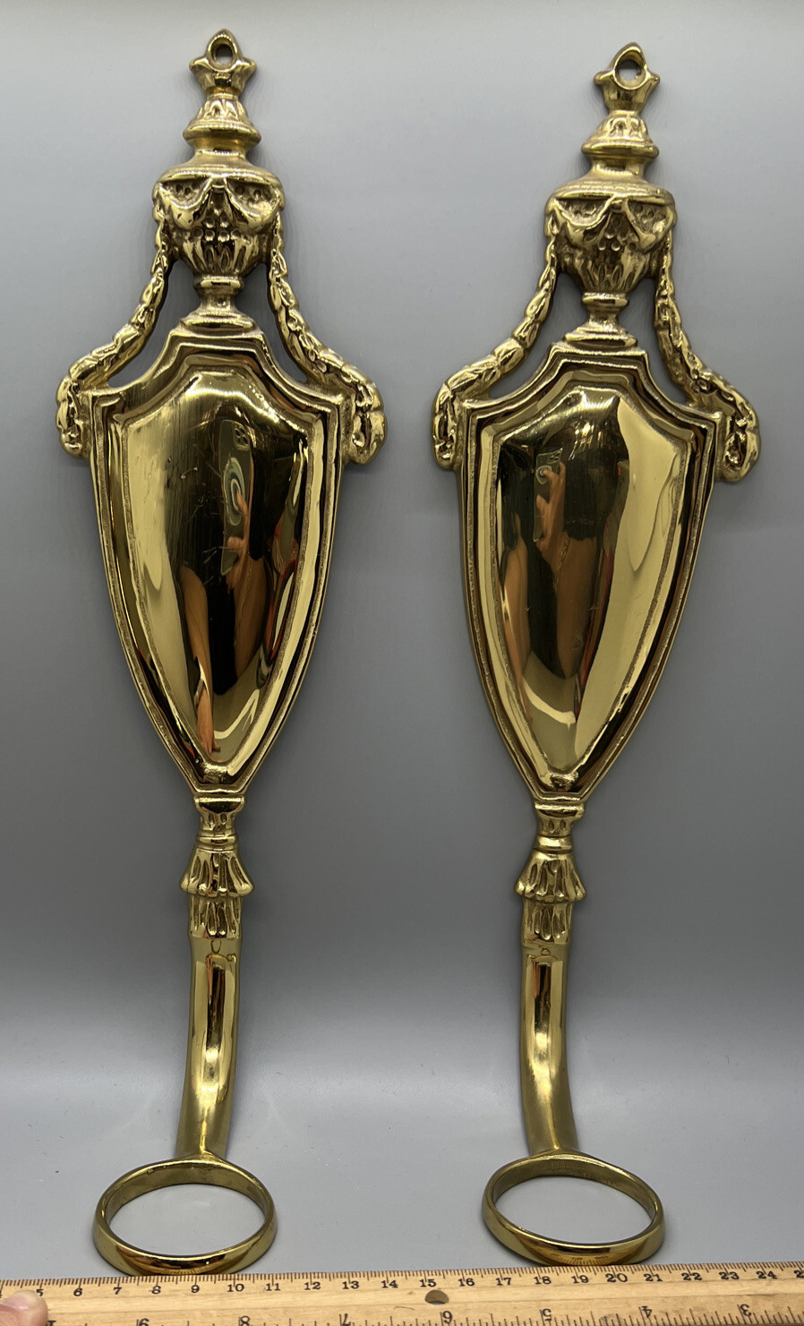 VINTAGE VIRGINIA METALCRAFTERS BRASS ORNATE WALL SCONCES CANDLE HOLDERS SET