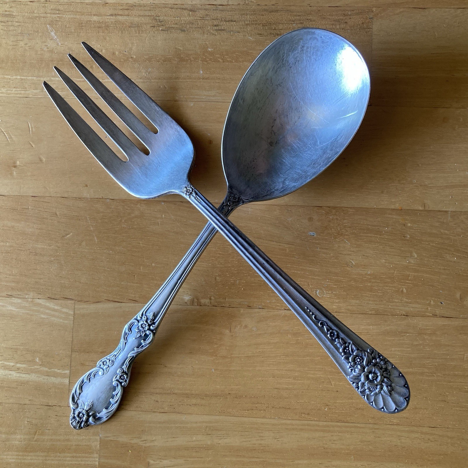 VTG Ornate Flower Designs Serving Spoon/Fork Wm Roger’s Mfg Silver Plate 9”