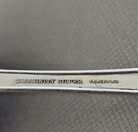 Oneida Community Triple Plus Silverplate Louis XVI Solid Gravy Ladle 6 1/2″