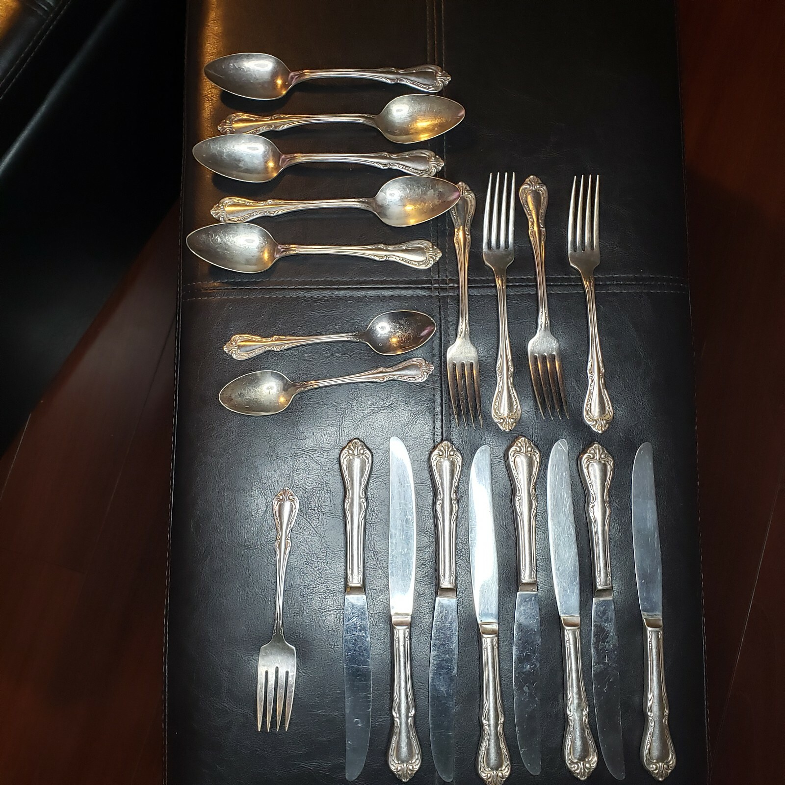 Vintage Wm. A. Rogers Oneida LTD 23 pcs.