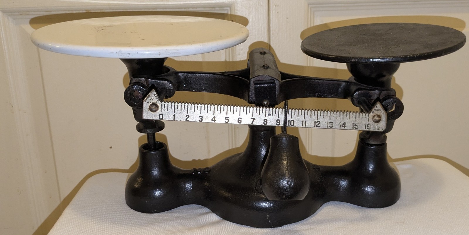 Antique Cast Iron Kitchen/Baker/Butcher Counter Scale