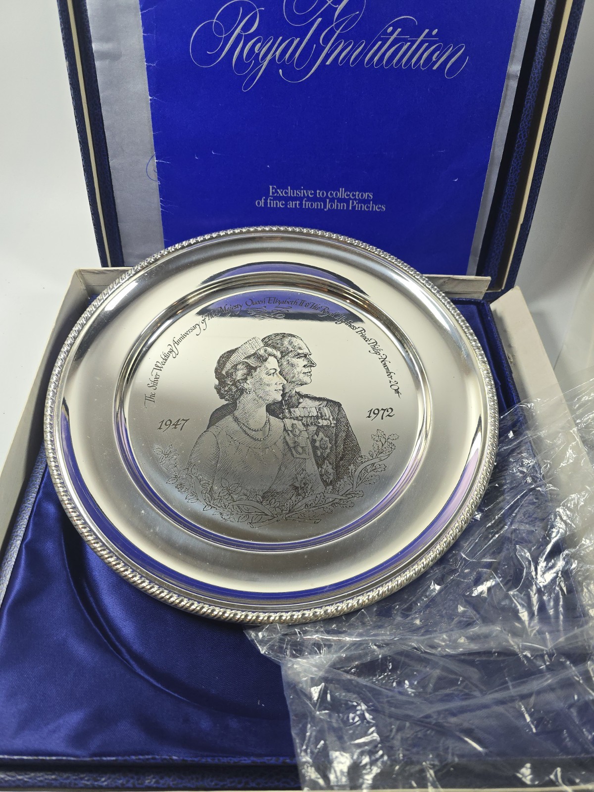 John pinches 925 Silver Commemorative plate. The Royal Silver Years Anniversary.
