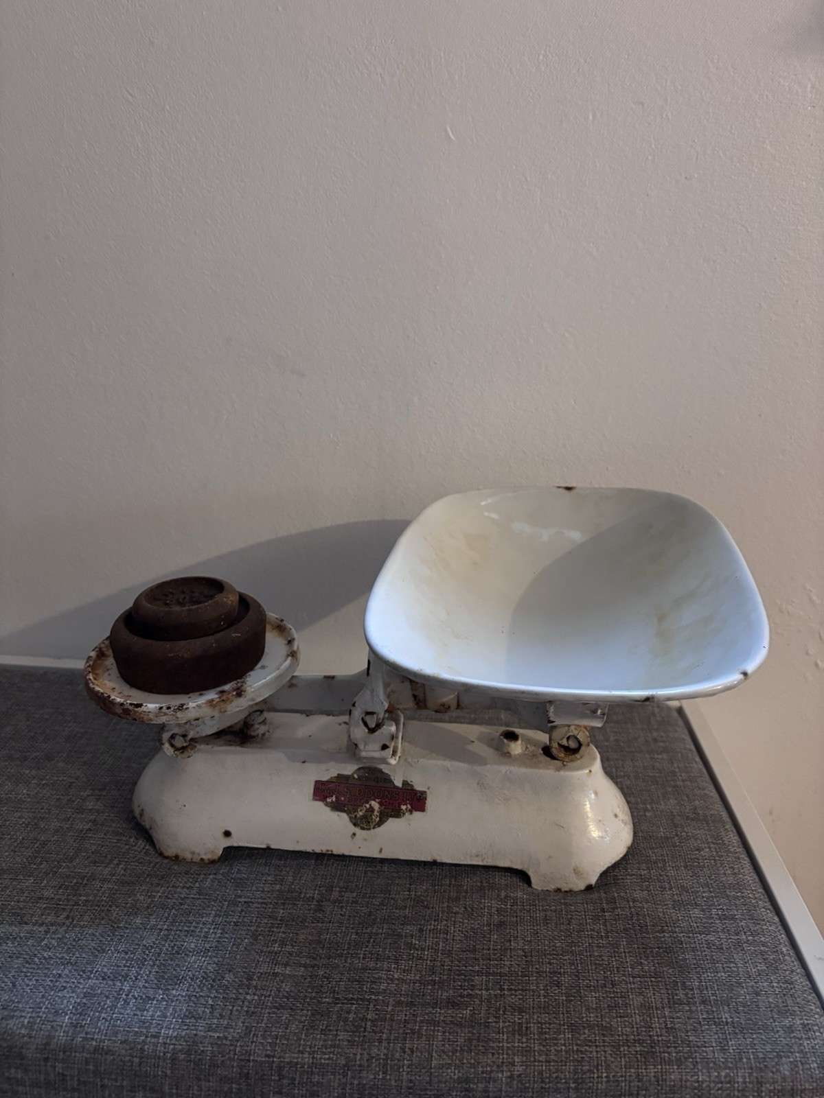 Antique J & J Siddons Cast Iron Kitchen Scales – Original Weights – c.1900–1920