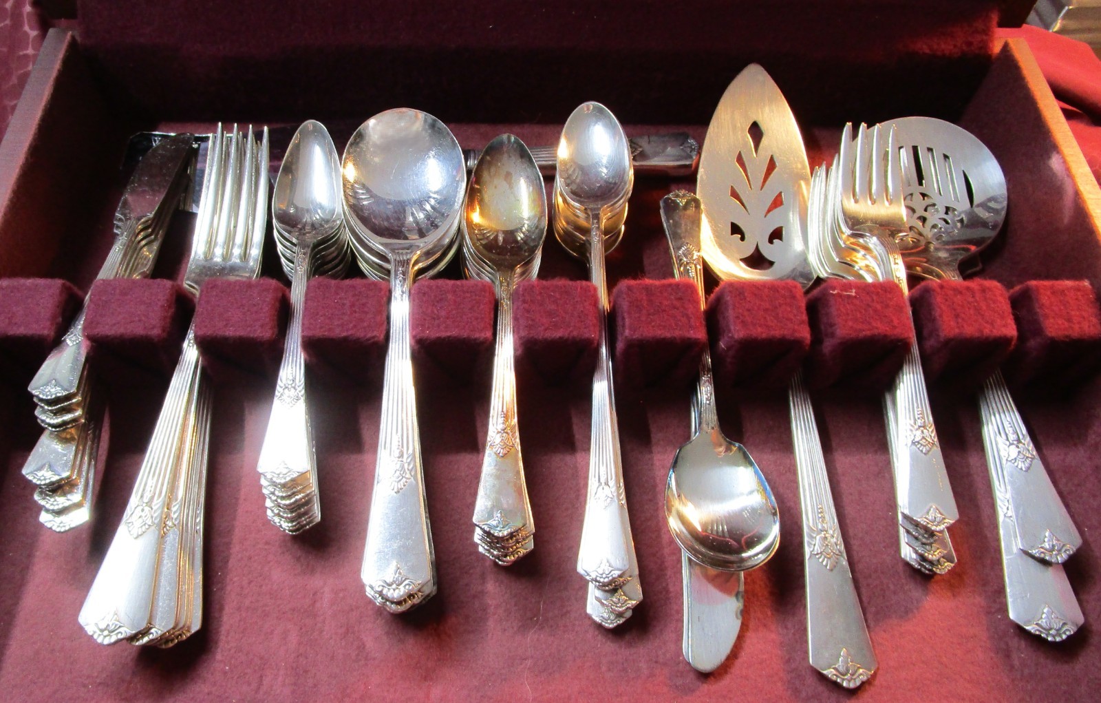 GUILD 1932 Art Deco Dinner & Grill Silverplate 131 Pc Table Dealer Craft Lot