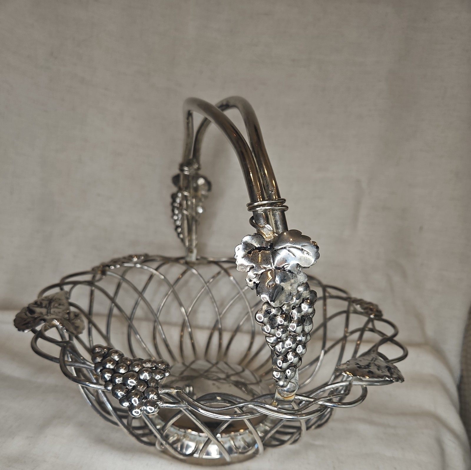 GODINGER Silver Grapevine Leaf Basket Silver Plated Base Metal 11″ Decorative