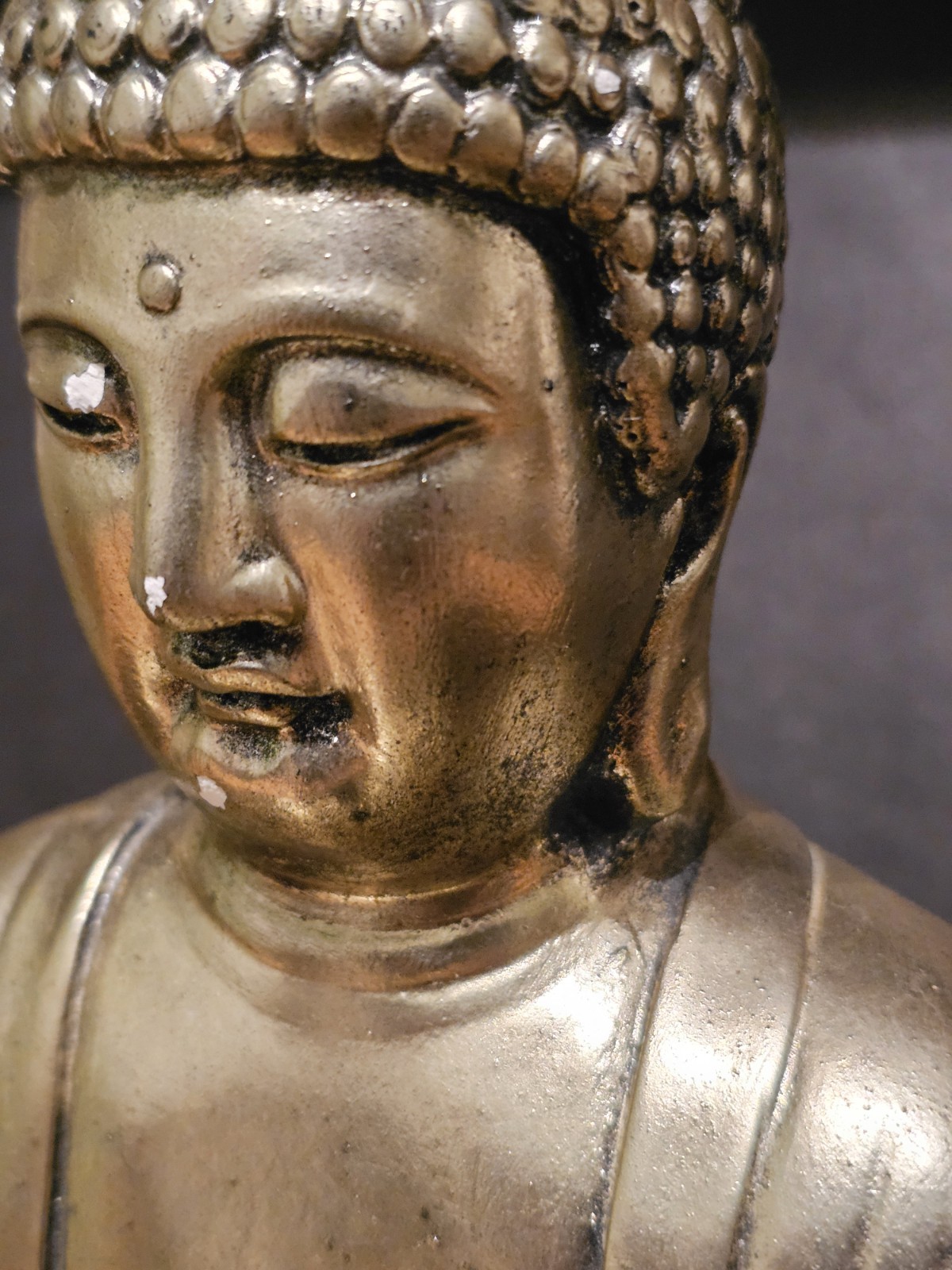 Vintage gilded chalkware or plaster japanese Buddha Statue. 28cm tall. over 2kg