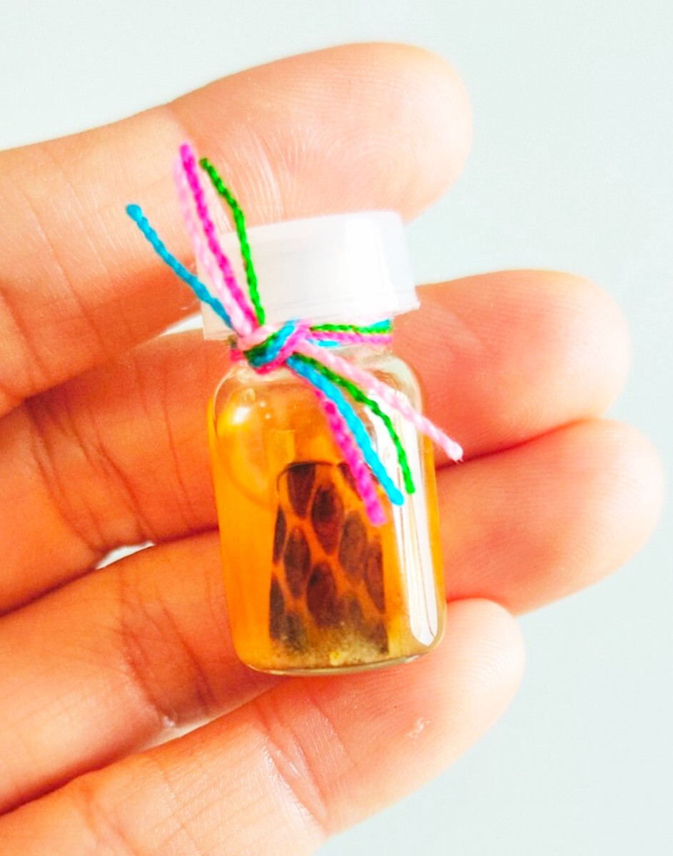 Magic Risk Luck Snake Oil Kruba Tao Amulet Thai Trade Money Business Gambling