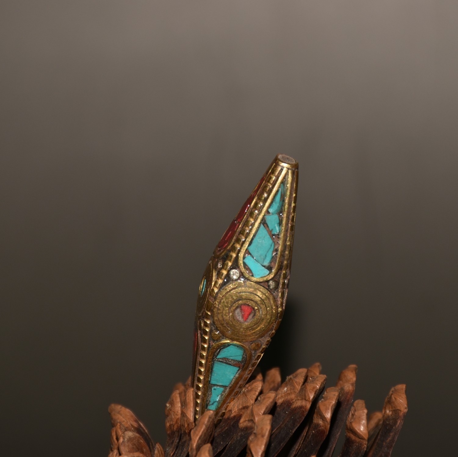 Collect Early Nepalese Copper Inlaid Red Pine and Green Pine Gemstone Pendant