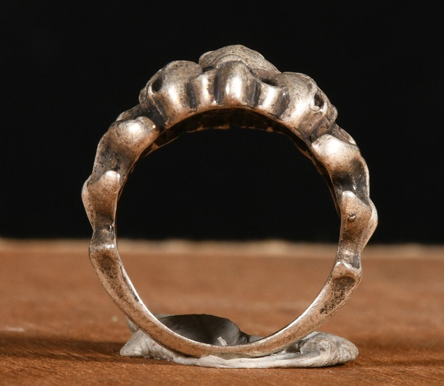 2.7CM Tibet Old Silver Fengshui Cross Skull Human Skull Head Ring Finger Ring