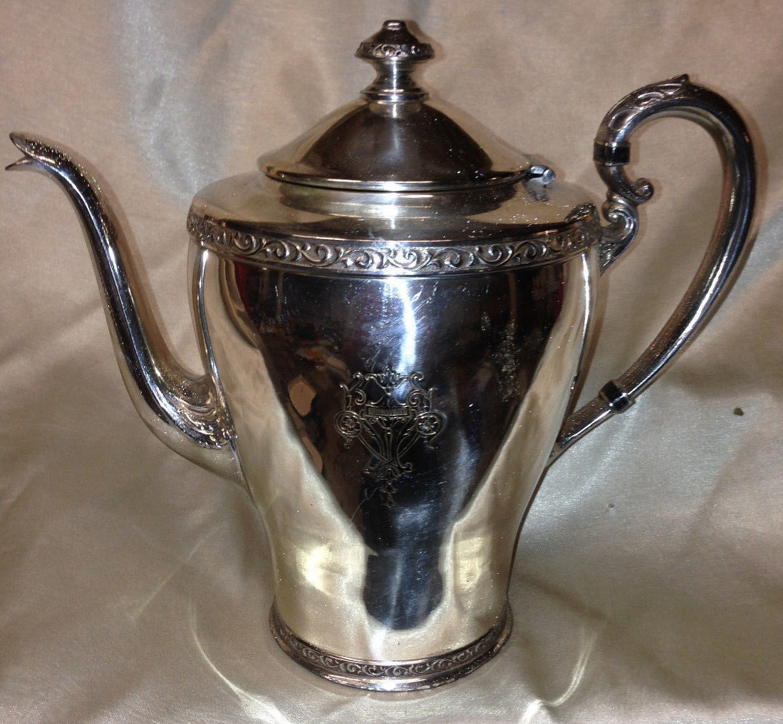 INTERNATIONAL SILVER ROGERS & SONS TRIUMPH TEAPOT 48 OZ HOLLOWWARE SILVERPLATE
