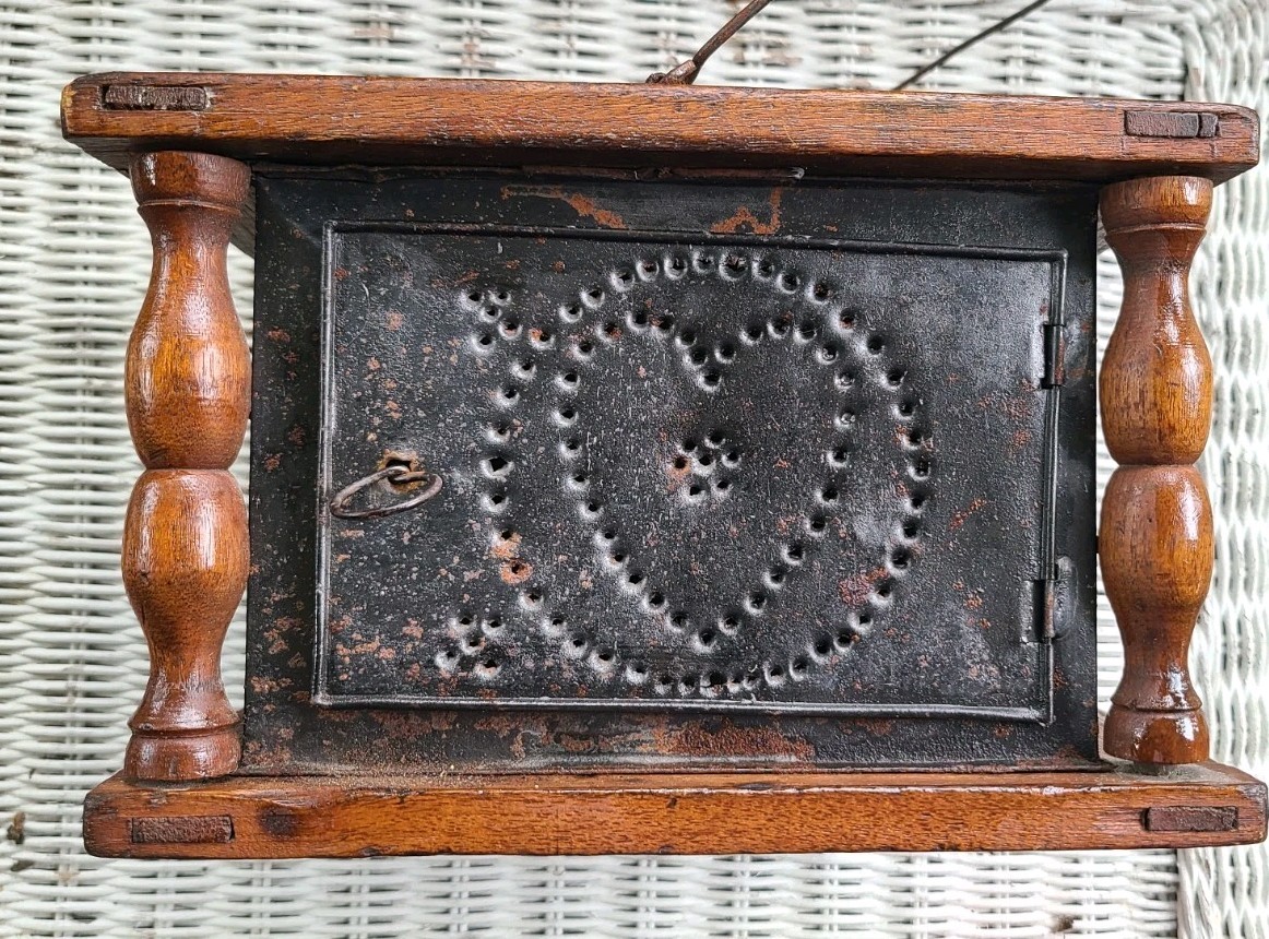 ANTIQUE 19TH CENTURY WOOD PUNCHED TIN HEARTS FOOT WARMER ORIGINAL COAL PAN