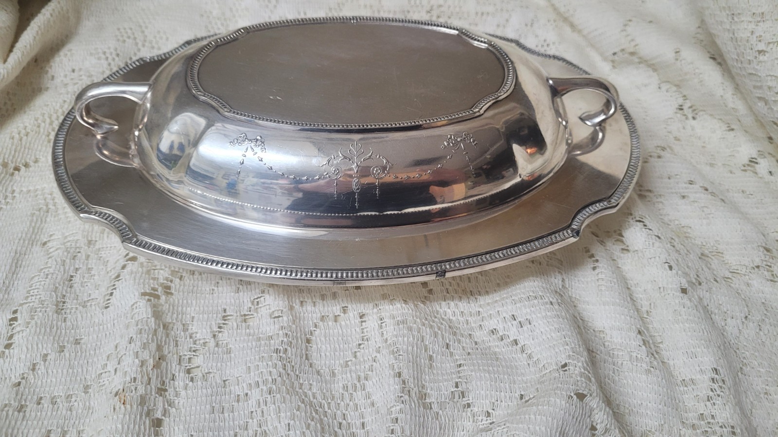 Oneida Community Silverplate Grosvenor Covered Vegetable Serving Dish or bowl