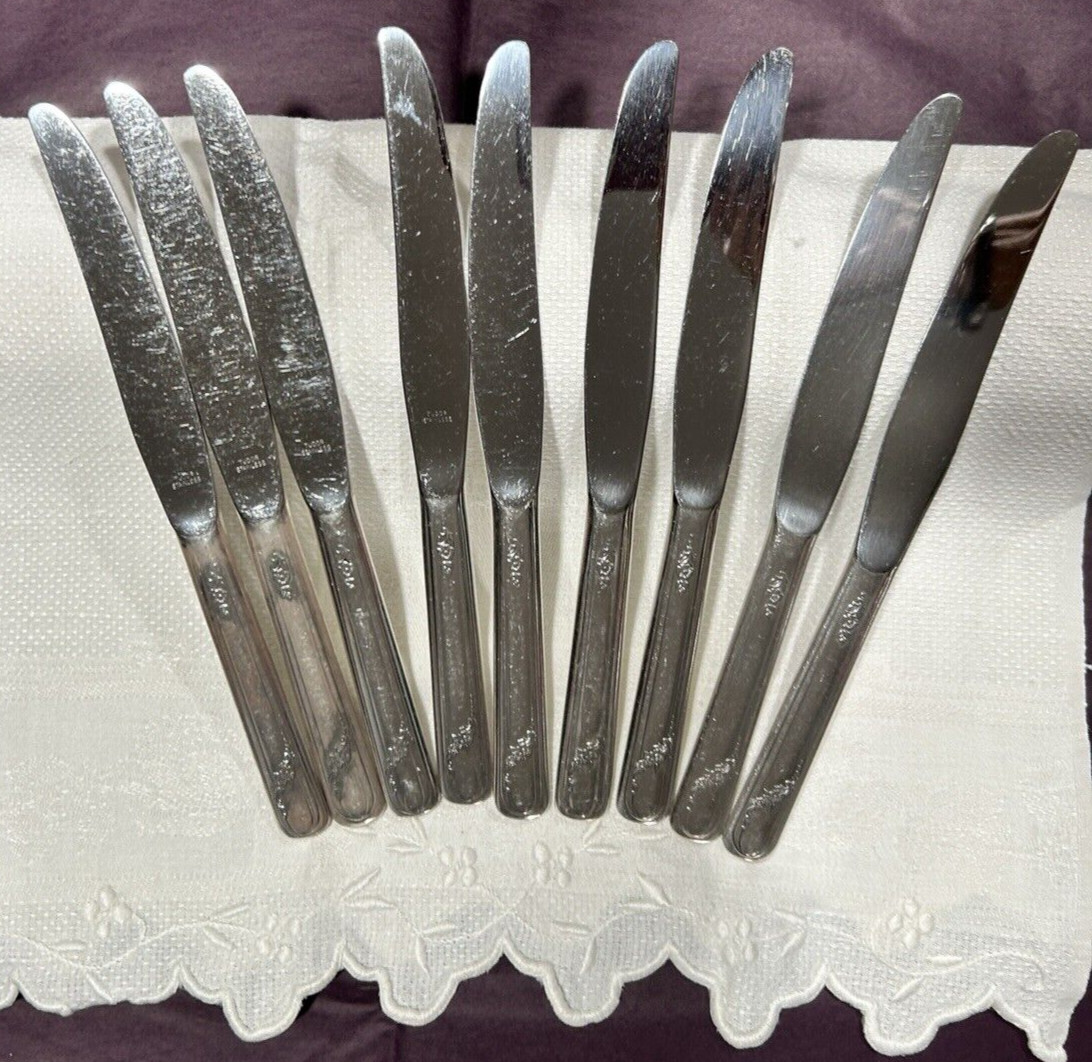 Queen Bess Oneida Community Tudor Plate 1946 Flatware Dinner Knives