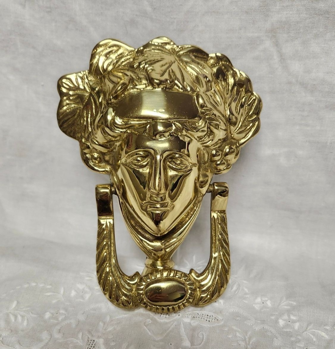 Brass Medusa Door Knocker Ornate Detail Mythological Design Heavy-Duty Home Deco
