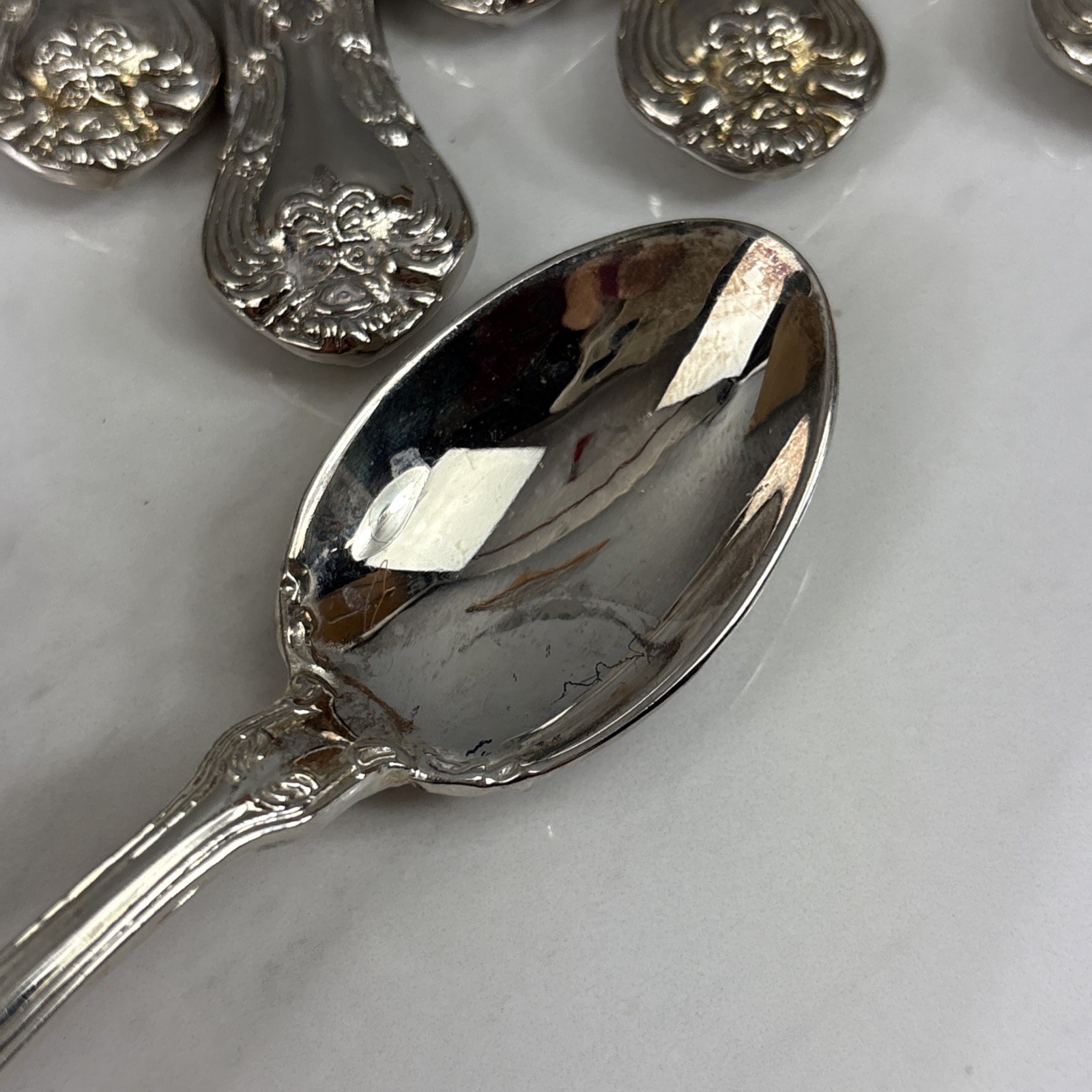 Godinger Silver -Plated Flatware Grand Master 27 pieces Fleur-De-Lis
