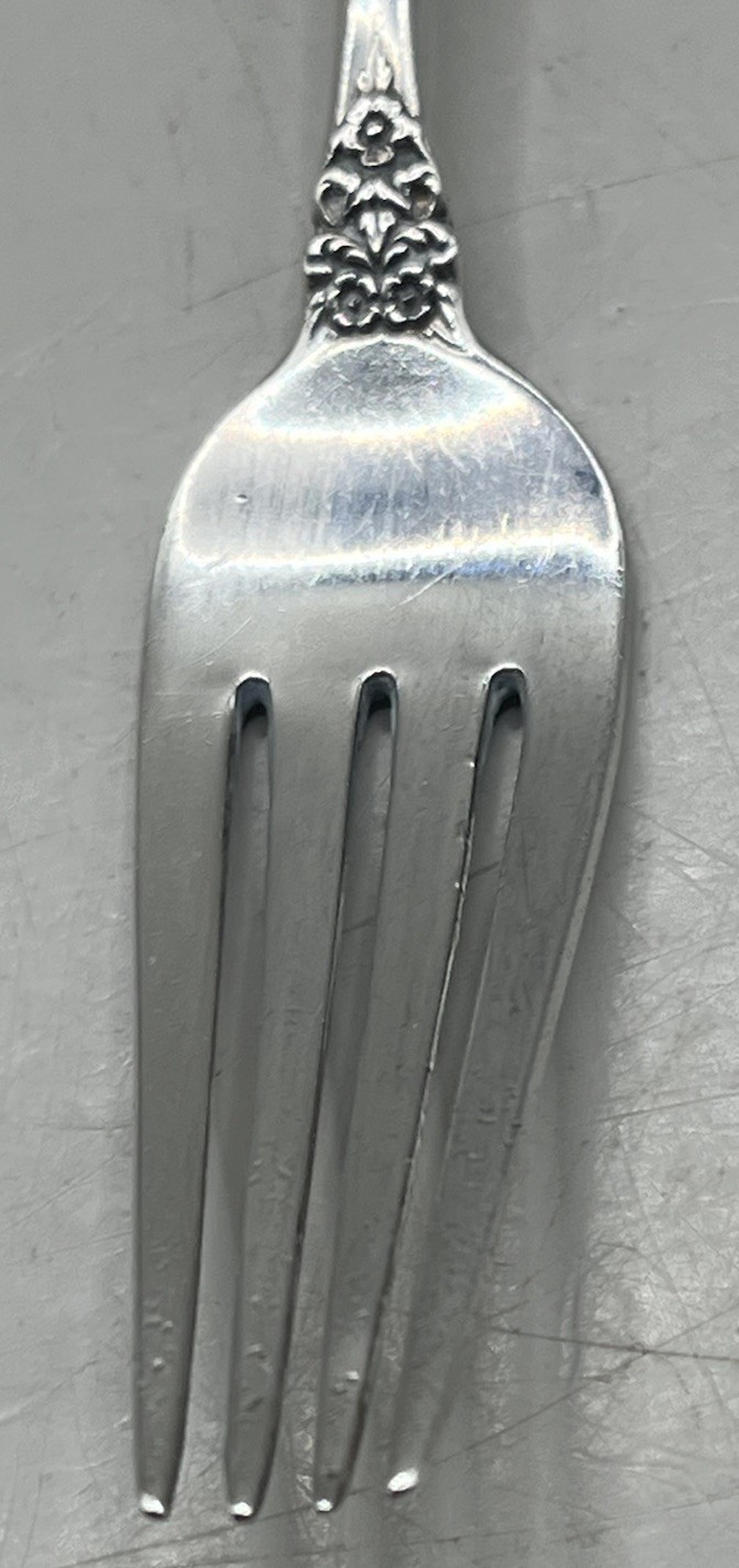 8” Dinner Fork Prelude Sterling Silver , International Silver Co. 31g Mono “M”.