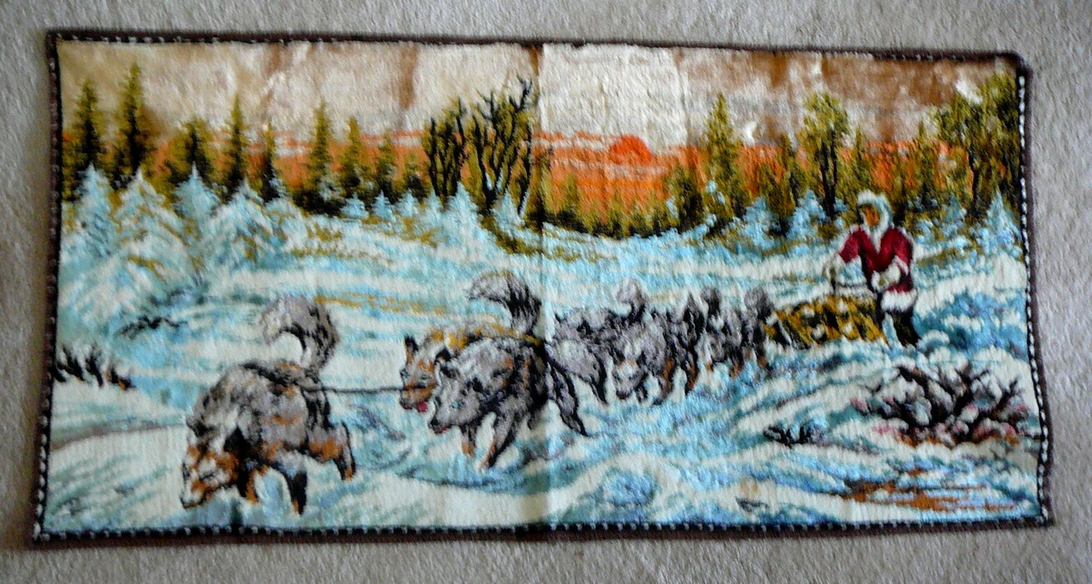 DOG SLED TRAVEL MIDNIGHT SUN Vintage ITALY MADE WALL TAPESTRY 37″ x 19″ – EUC