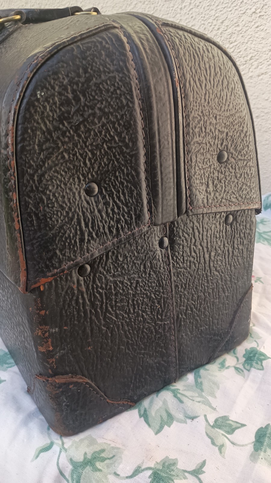 Vintage Schell Emdee Top Grain Cowhide Doctors Bag