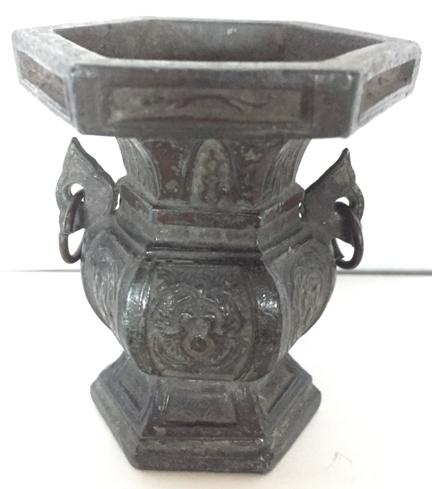 19th Century, Chinese Bronze Vase, Qing Dynasty (1644-1911)